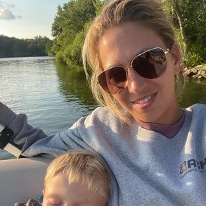 Meet your Posher, Caitlyn